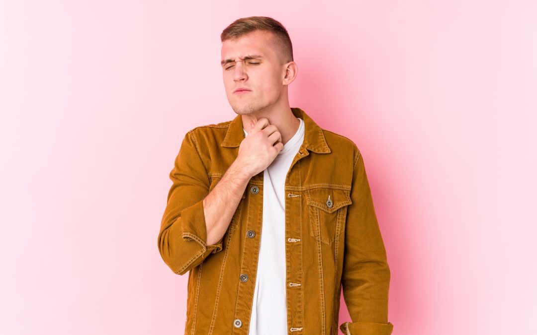 How is strep throat transmitted in Naperville?